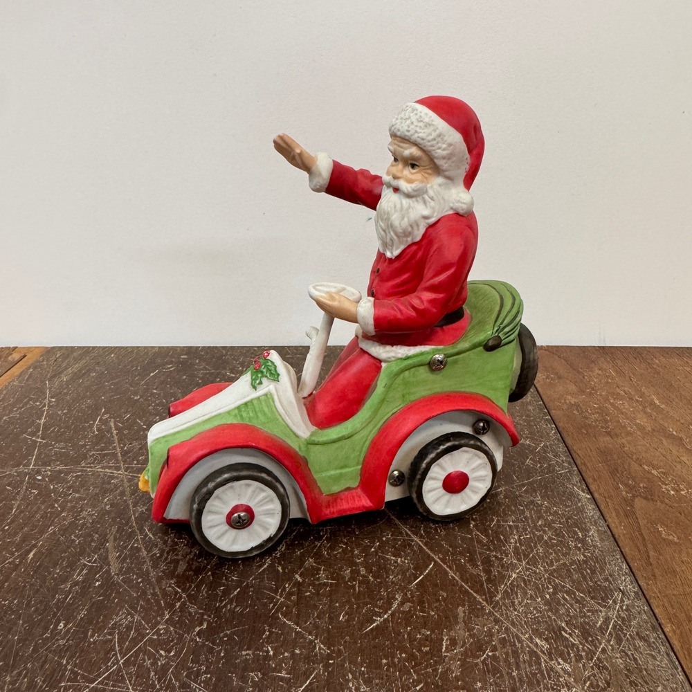 Vintage Flambro Santa‎ Claus Car Figurine Music Box "Santa Claus Is Coming"